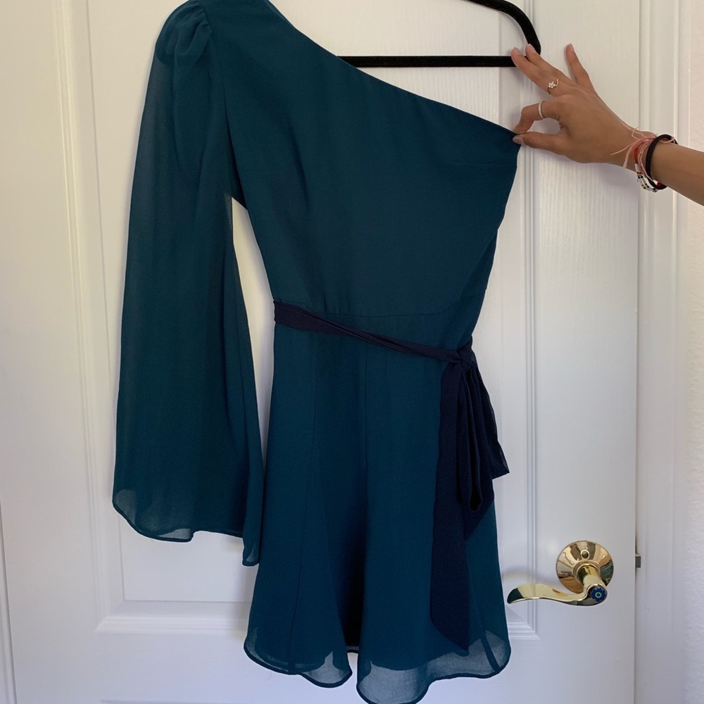 One shoulder teal dress